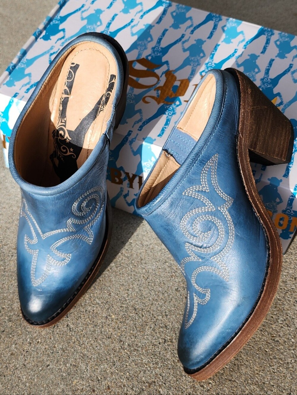 Lucchese Mules